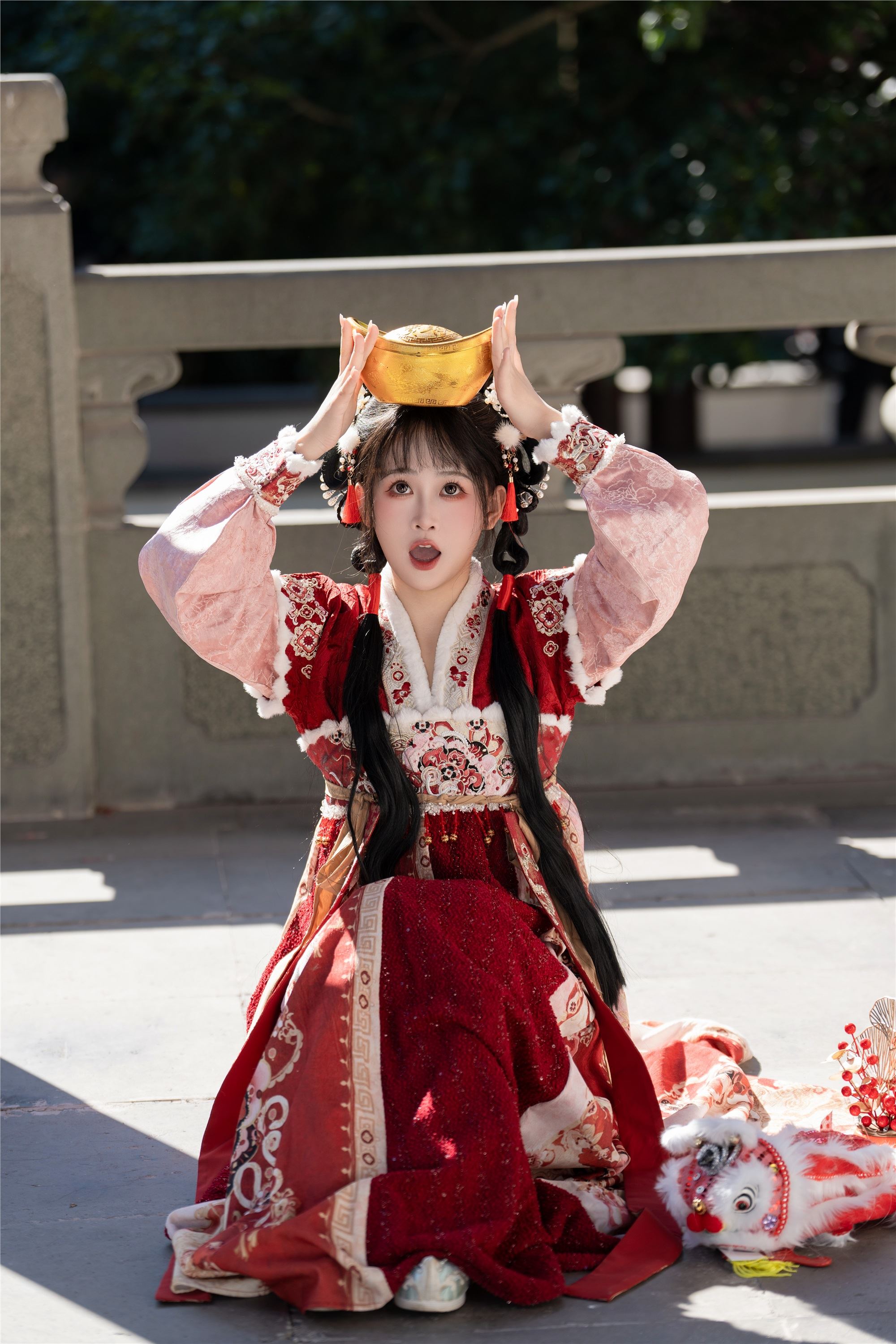 YITUYU艺图语 2025.01.31 提前过蛇年了 湫一只岁岁